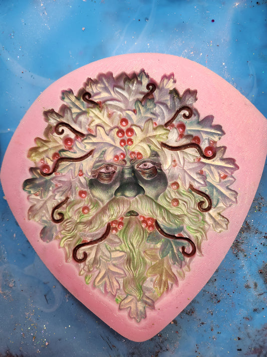 Paint silicone molds with mica before pouring resin