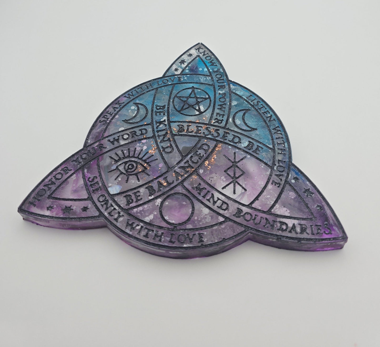 Triquetra - Resonating Crystal Creations